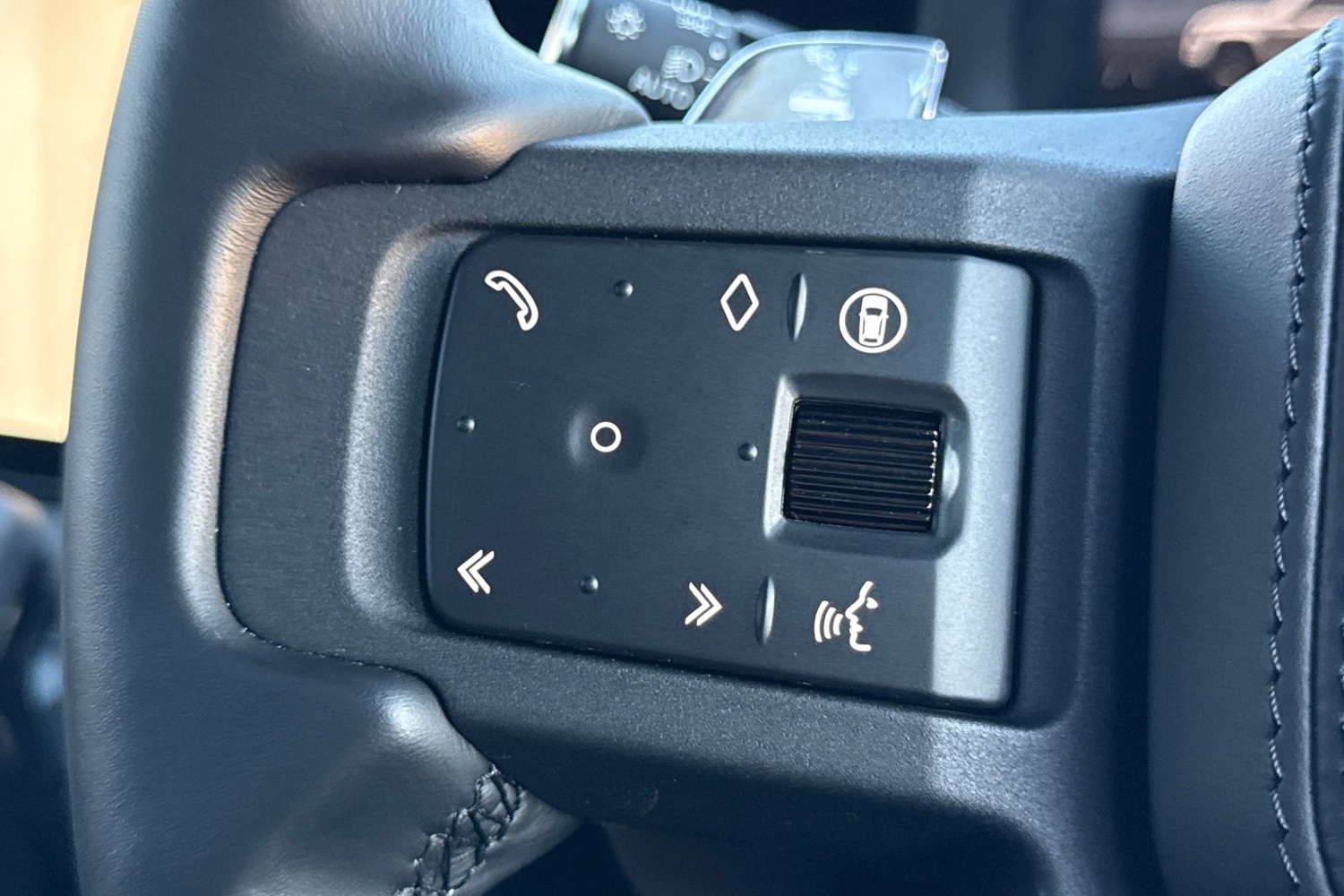 Used Land Rover Defender 110 2025 for sale - 77138946: Photo 36