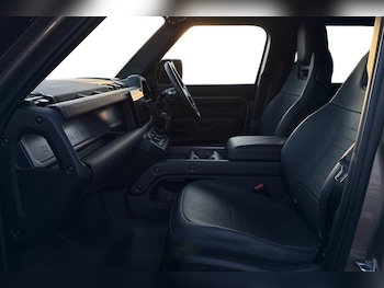 Used Land Rover Defender 110 2025 for sale - 77138946: Photo