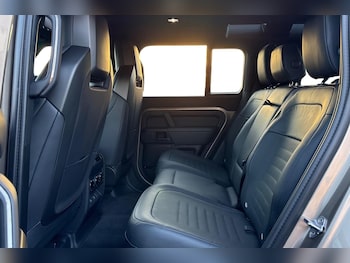 Used Land Rover Defender 110 2025 for sale - 77138946: Photo