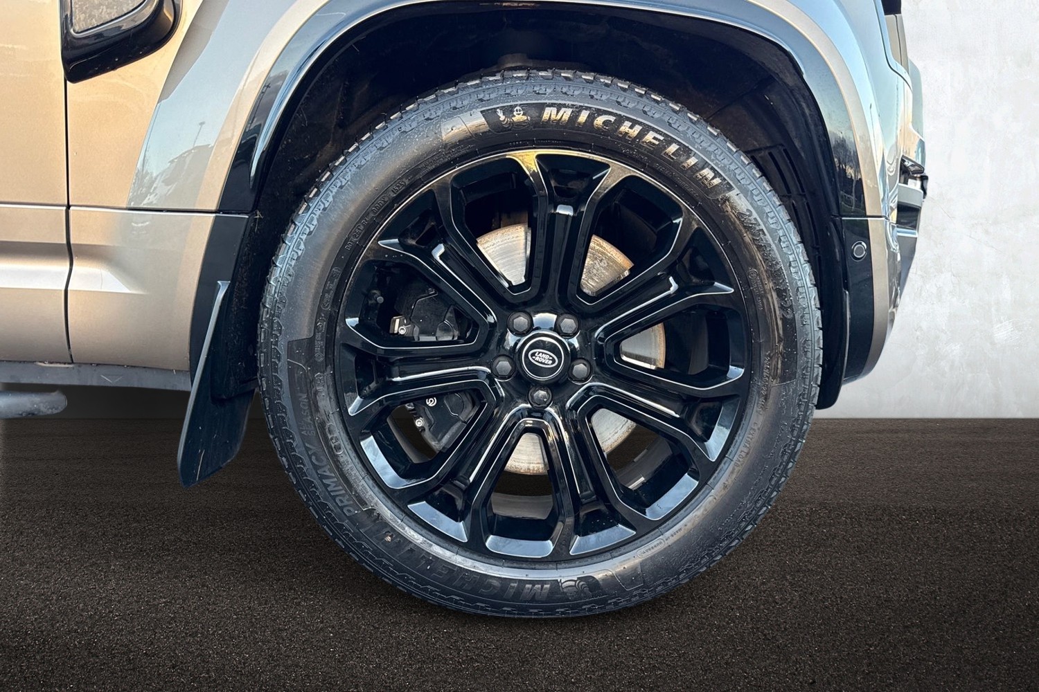 Used Land Rover Defender 110 2025 for sale - 77138946: Photo 9