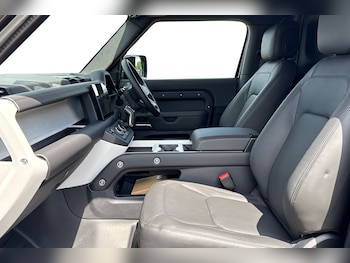 Used Land Rover Defender 90 2025 for sale - 75643615: Photo