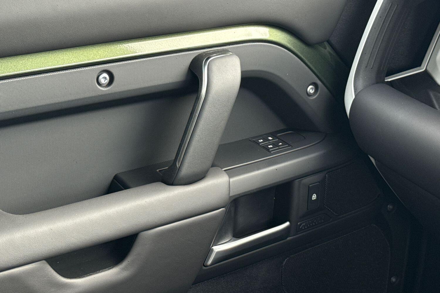 Used Land Rover Defender 110 2026 for sale - 77226536: Photo 25