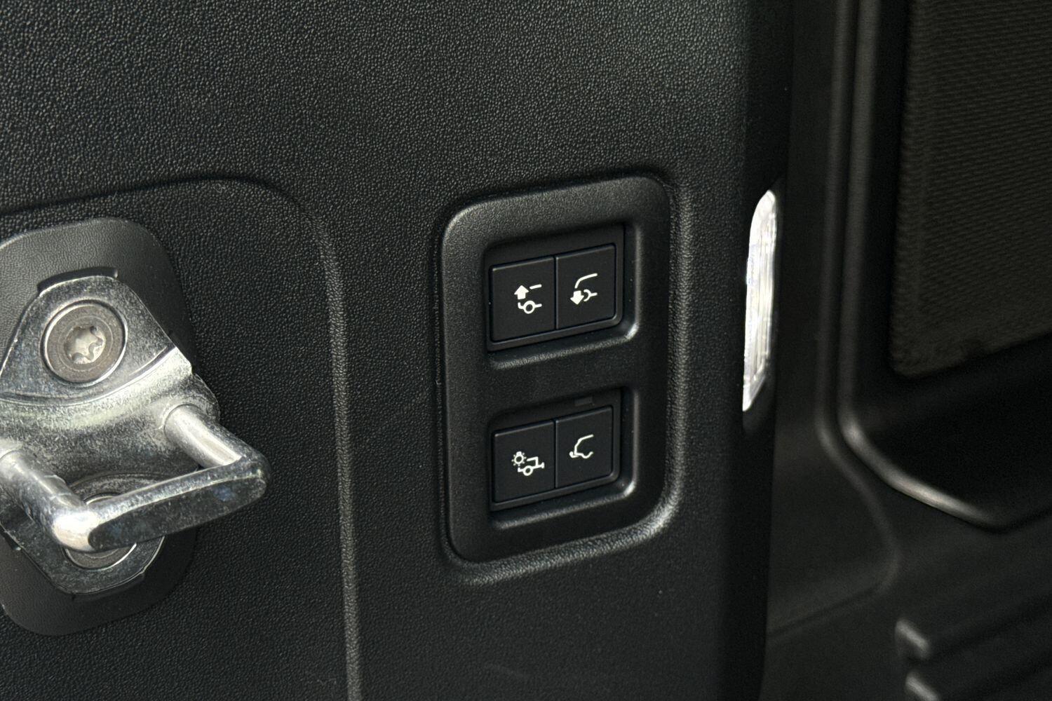 Used Land Rover Defender 110 2026 for sale - 77226536: Photo 28