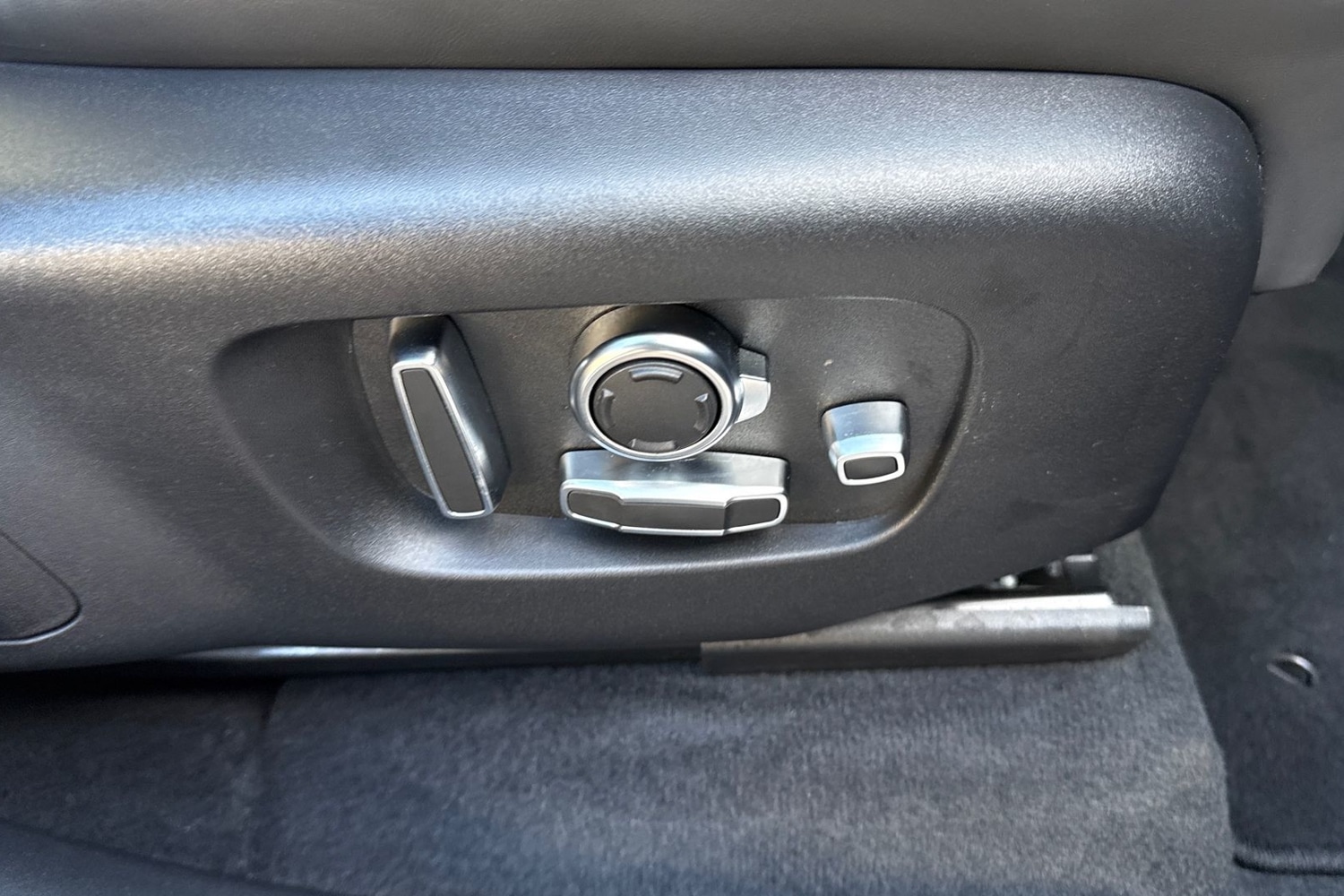 Used Land Rover Range Rover Velar 2024 for sale - 76789722: Photo 36