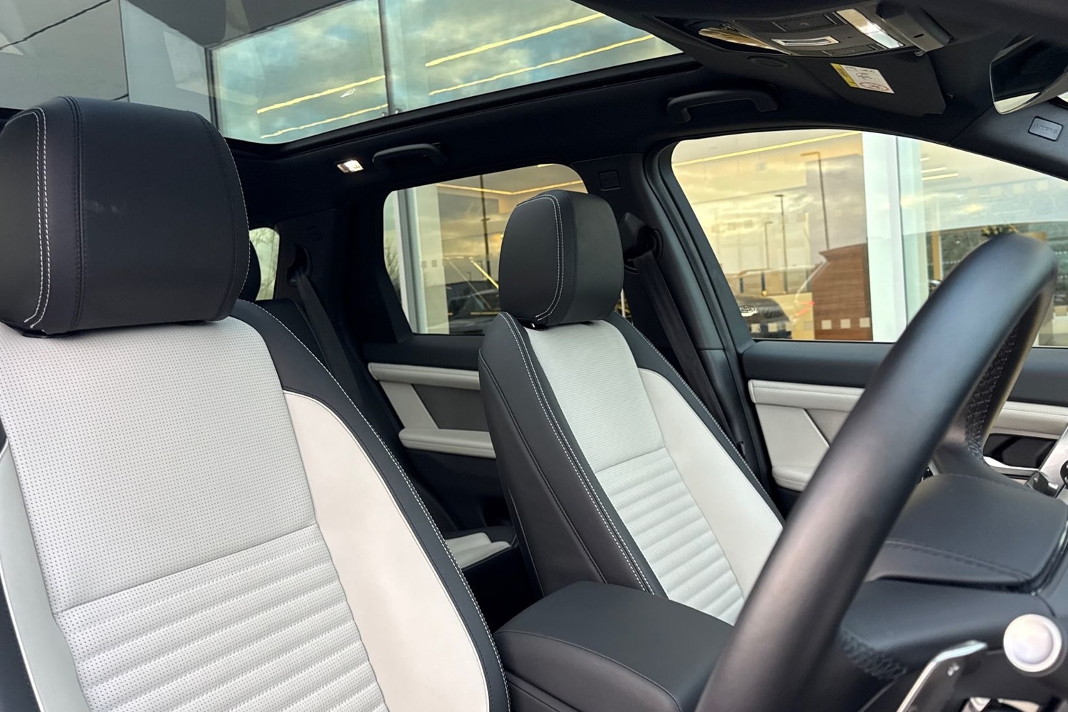 Used Land Rover Discovery Sport 2024 for sale - 76902527: Photo 22