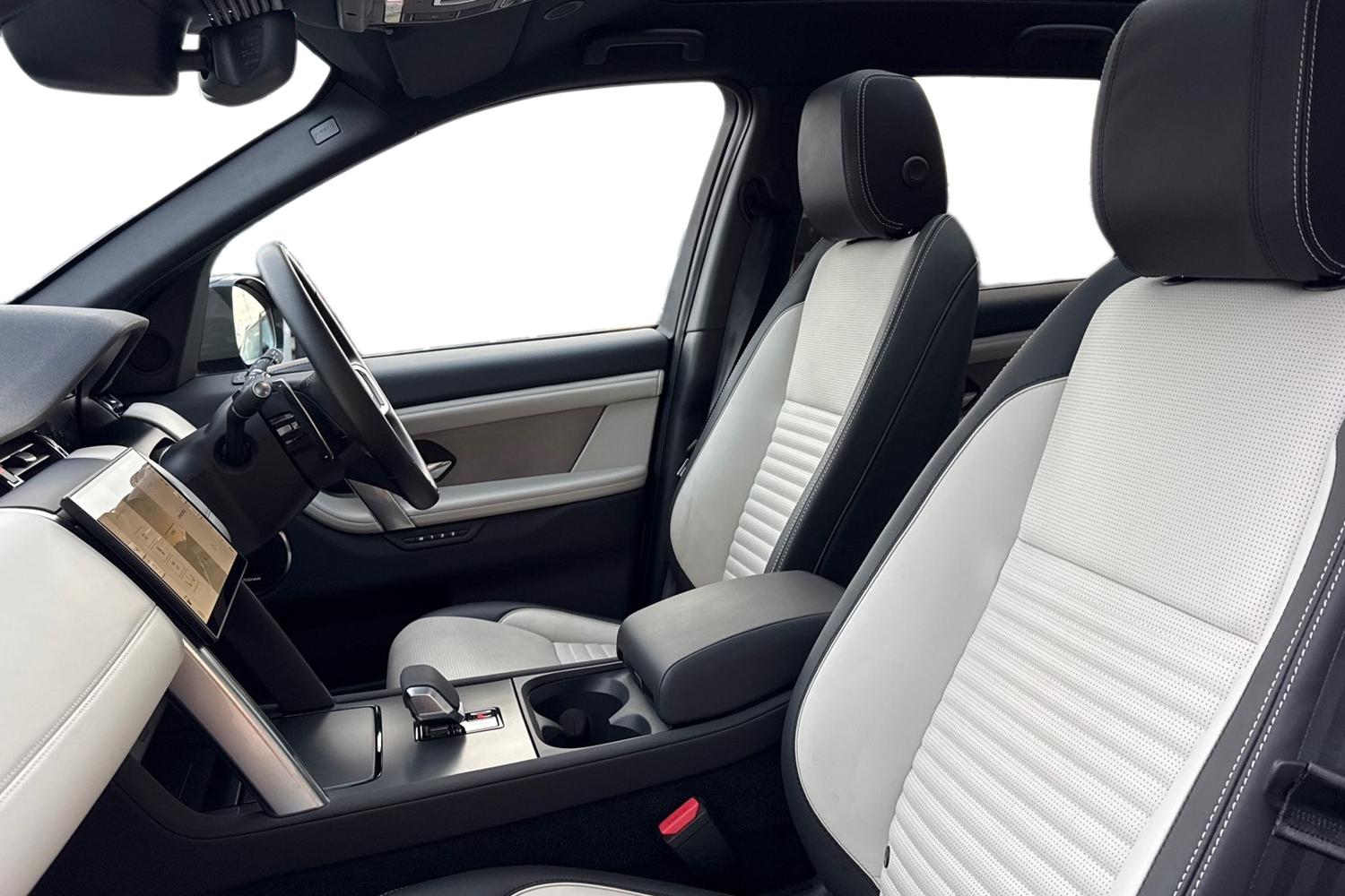 Used Land Rover Discovery Sport 2024 for sale - 76902527: Photo 3