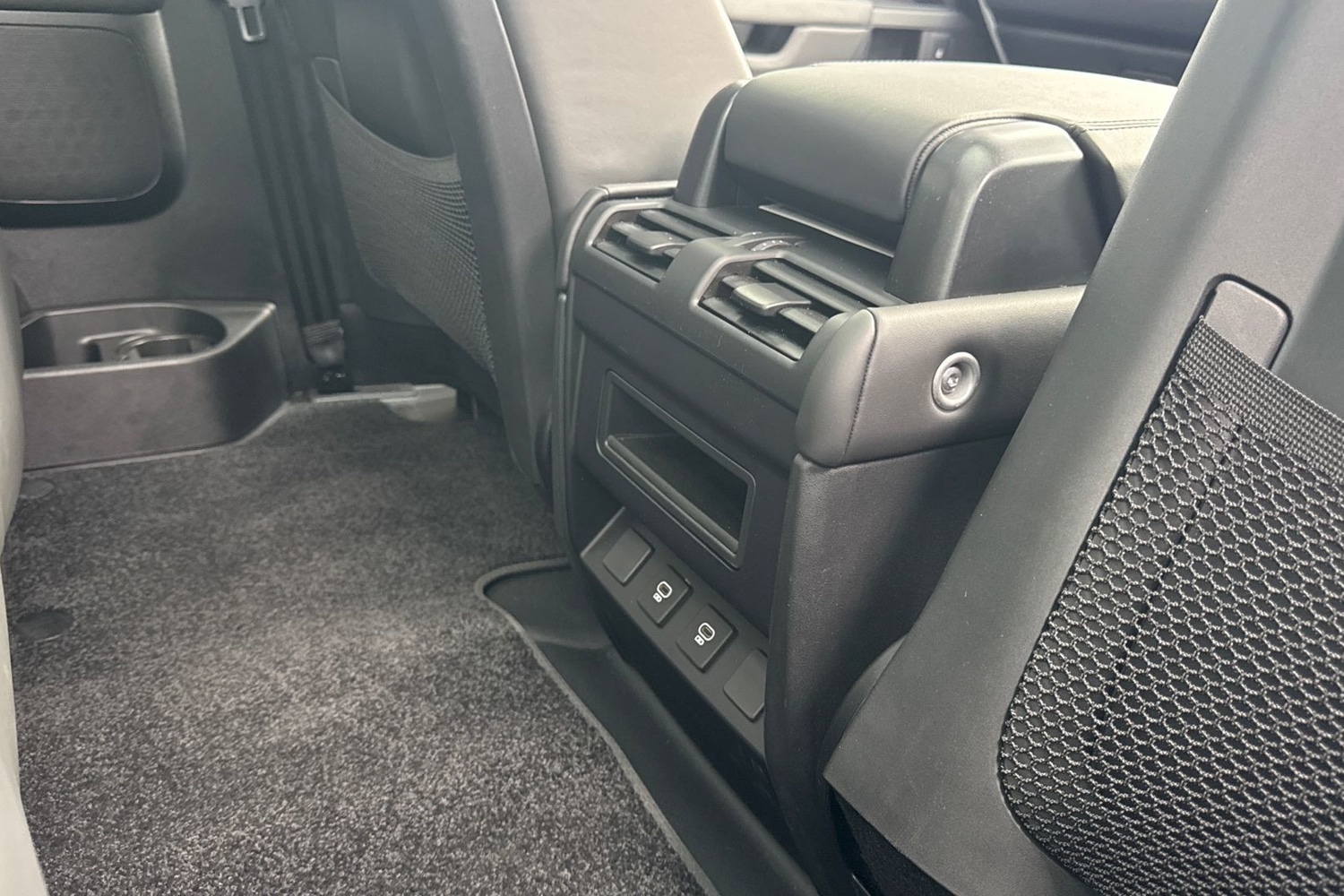 Used Land Rover Defender 90 2025 for sale - 76158334: Photo 19