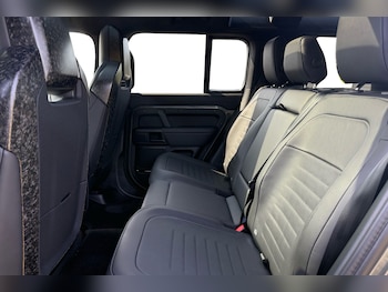 Used Land Rover Defender 110 2025 for sale - 75179076: Photo