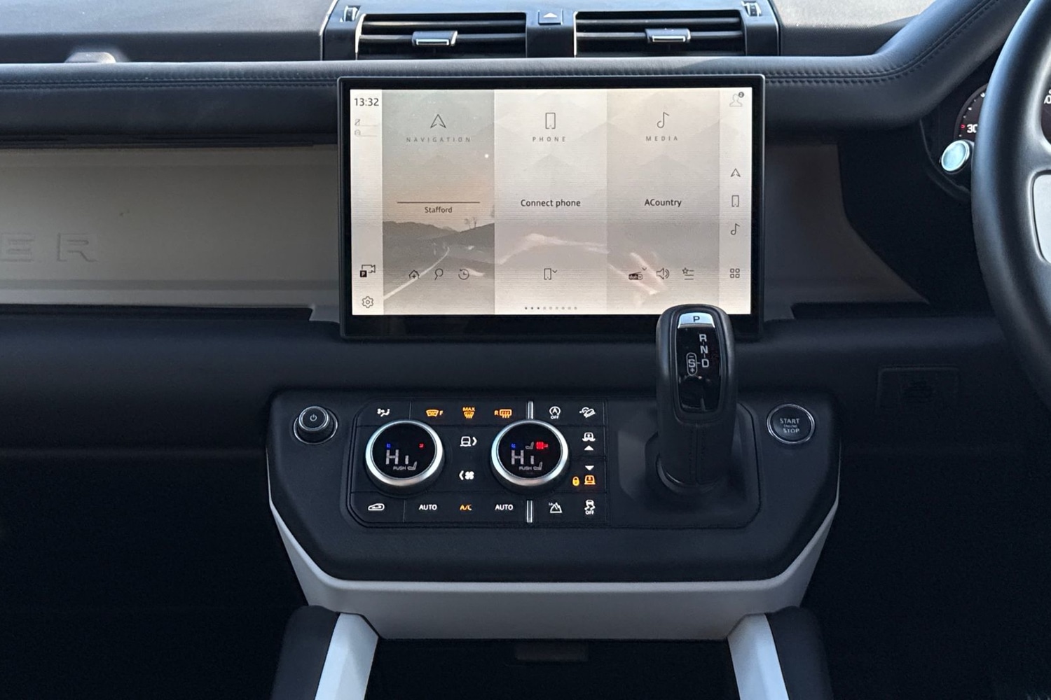 Used Land Rover Defender 130 2024 for sale - 76805358: Photo 15