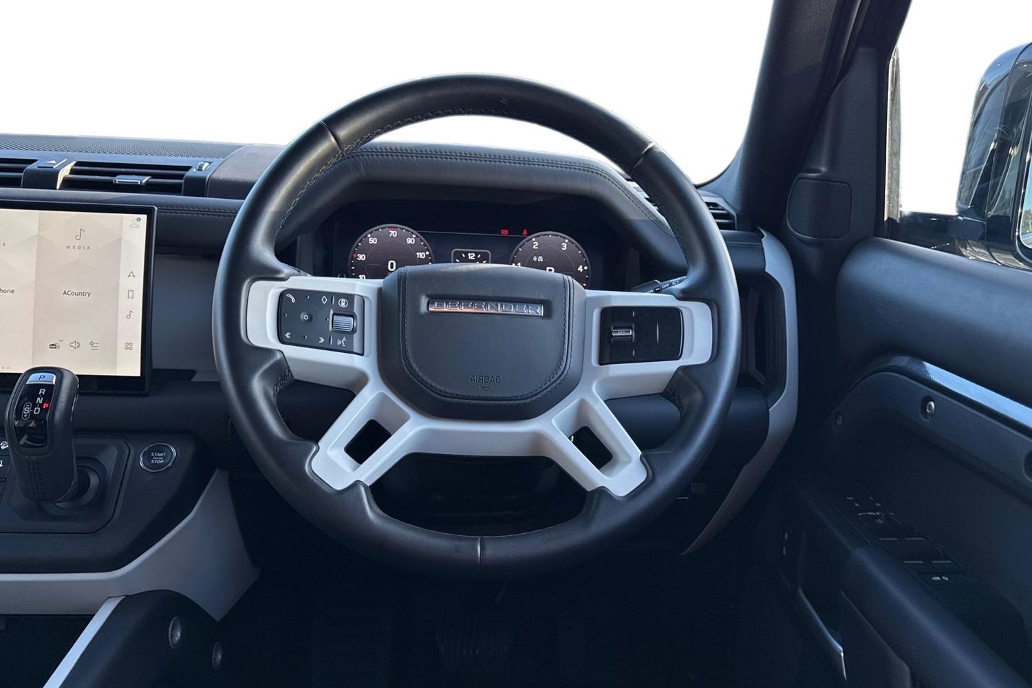 Used Land Rover Defender 130 2024 for sale - 76805358: Photo 16
