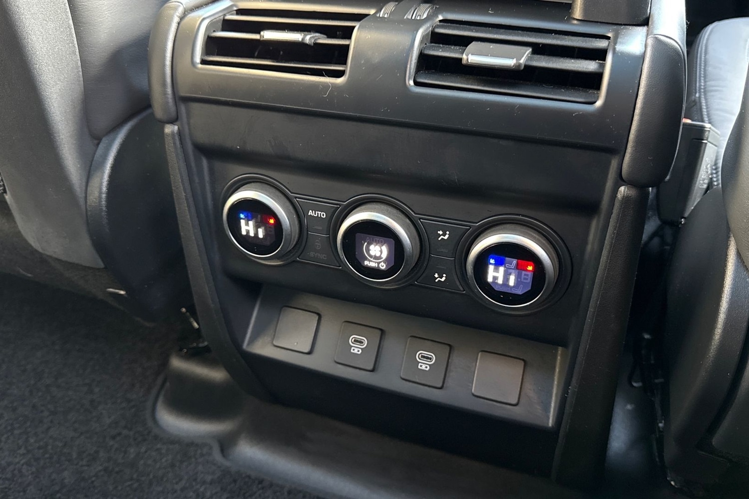 Used Land Rover Defender 130 2024 for sale - 76805358: Photo 19