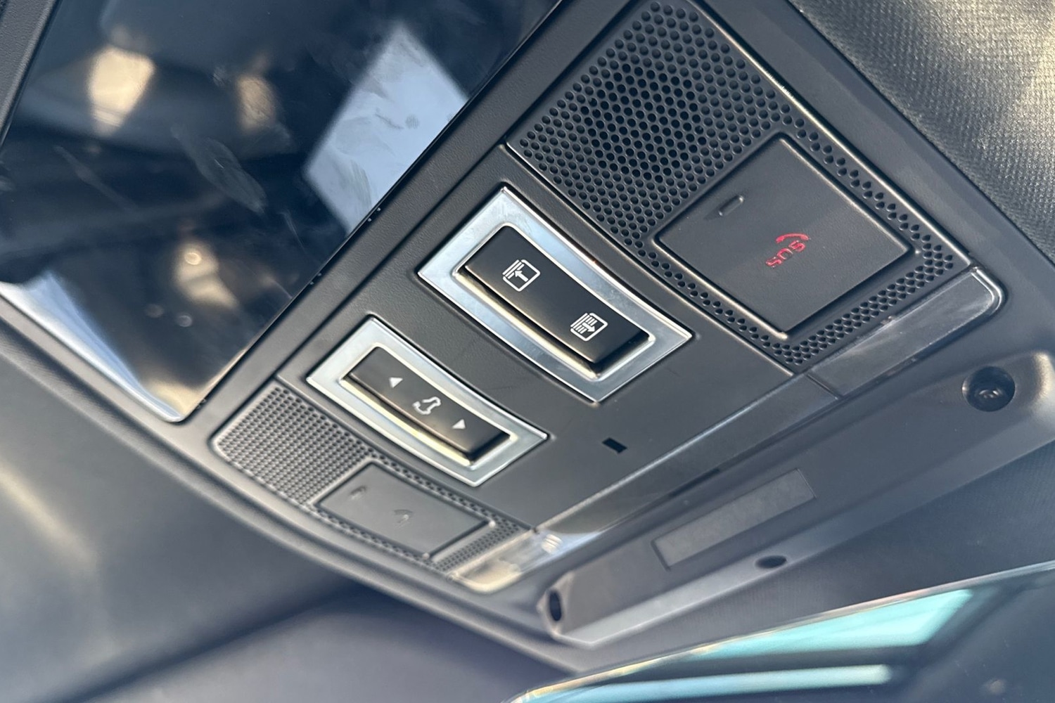 Used Land Rover Defender 130 2024 for sale - 76805358: Photo 24