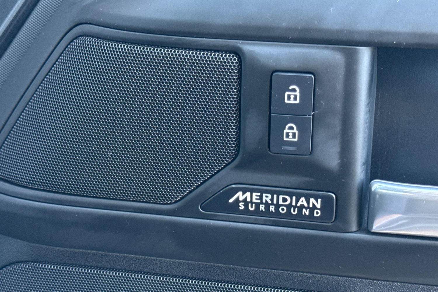 Used Land Rover Defender 130 2024 for sale - 76805358: Photo 25