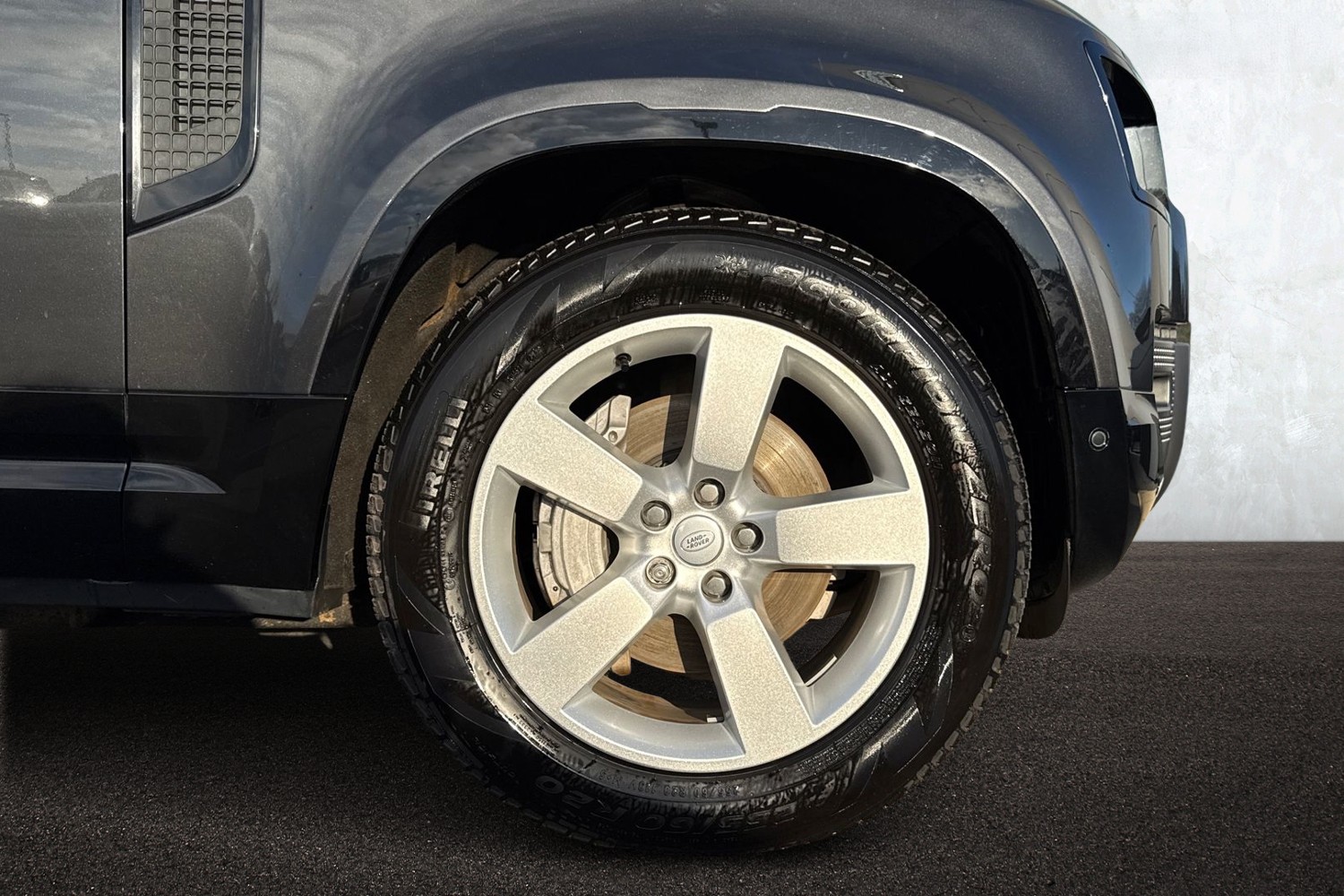 Used Land Rover Defender 130 2024 for sale - 76805358: Photo 9