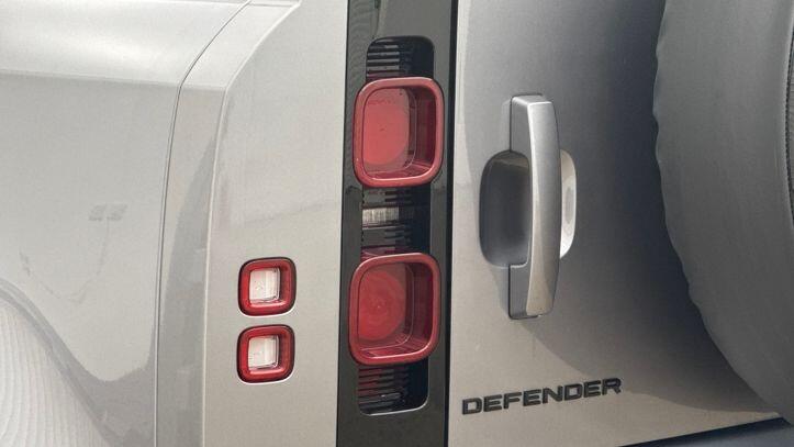 Used Land Rover Defender 2023 for sale - 77368389: Photo 18