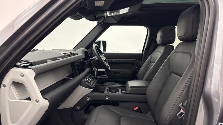 Used Land Rover Defender 2023 for sale - 77368389: Photo 3