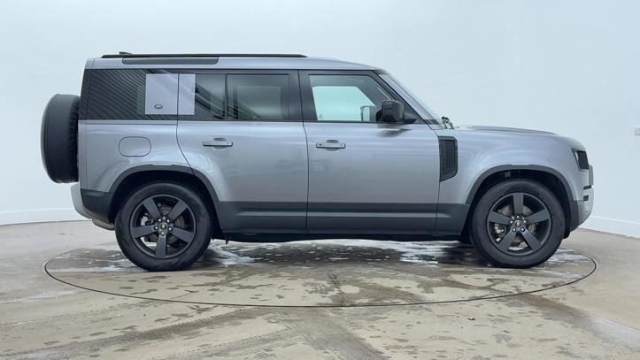 Used Land Rover Defender 2023 for sale - 77368389: Photo 5