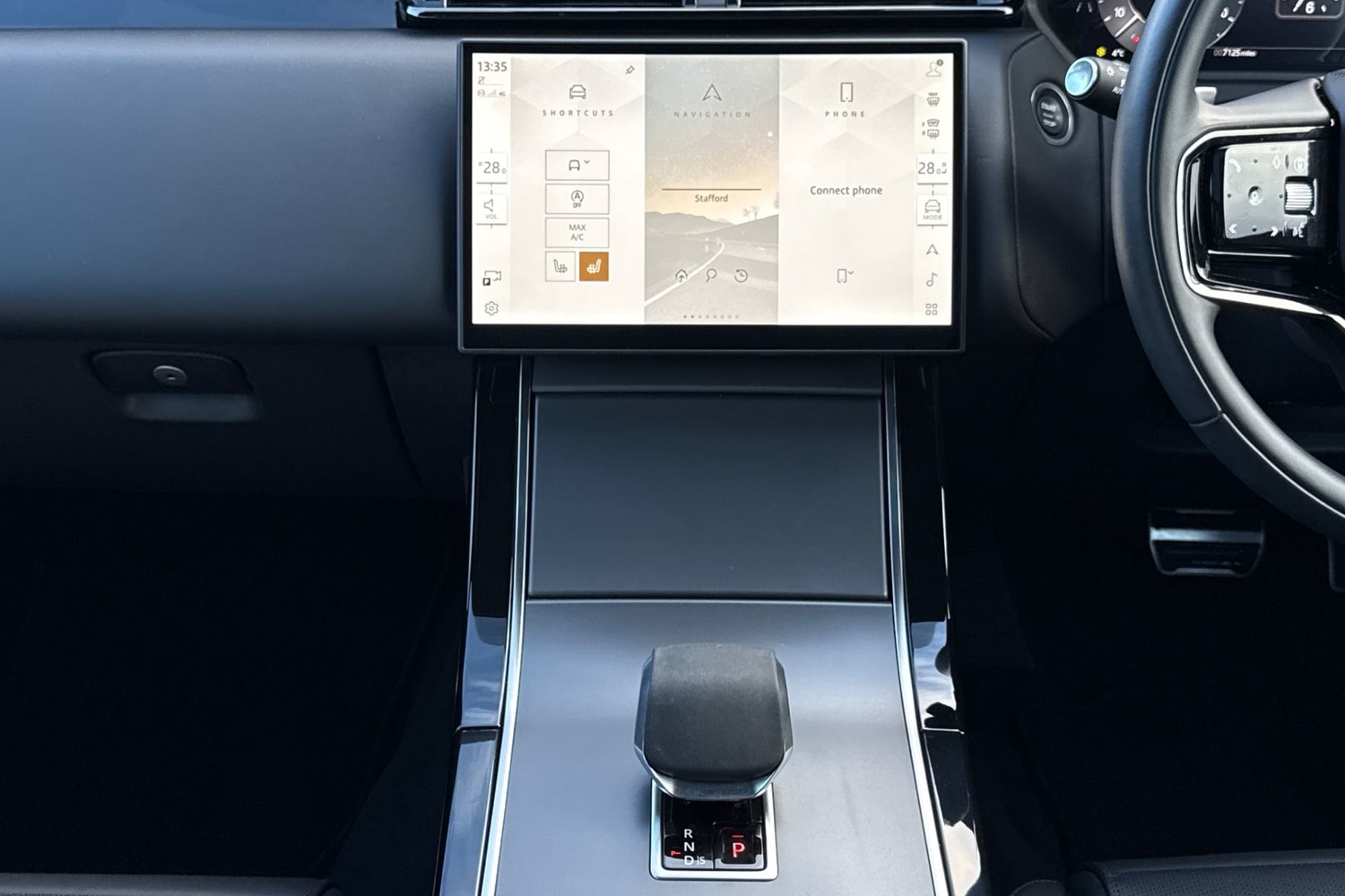 Used Land Rover Range Rover Velar 2024 for sale - 77135300: Photo 15