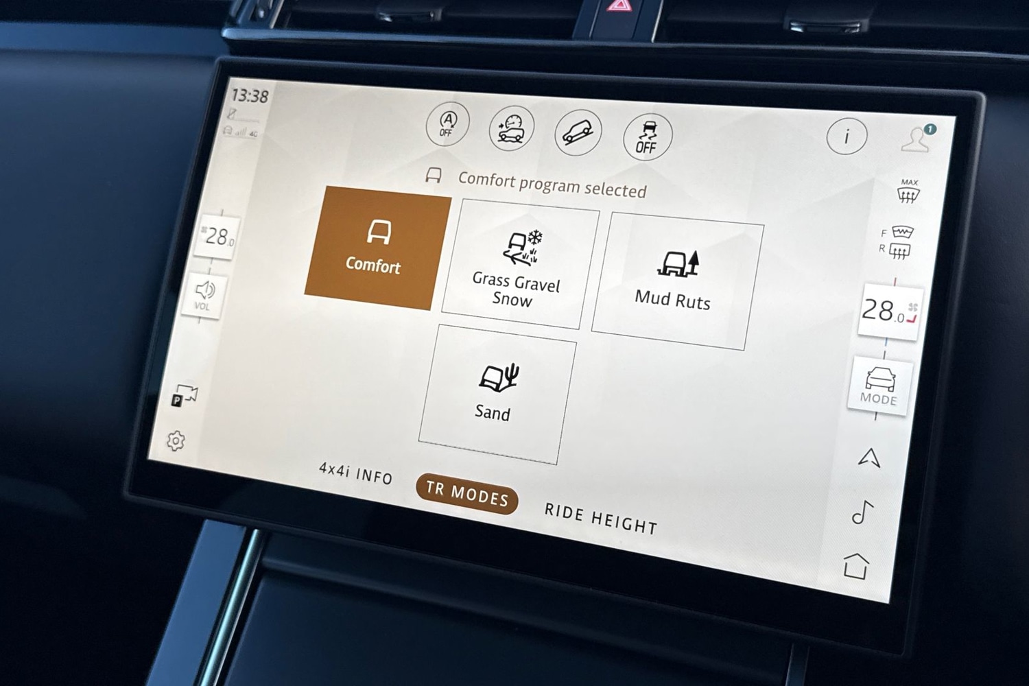 Used Land Rover Range Rover Velar 2024 for sale - 77135300: Photo 37