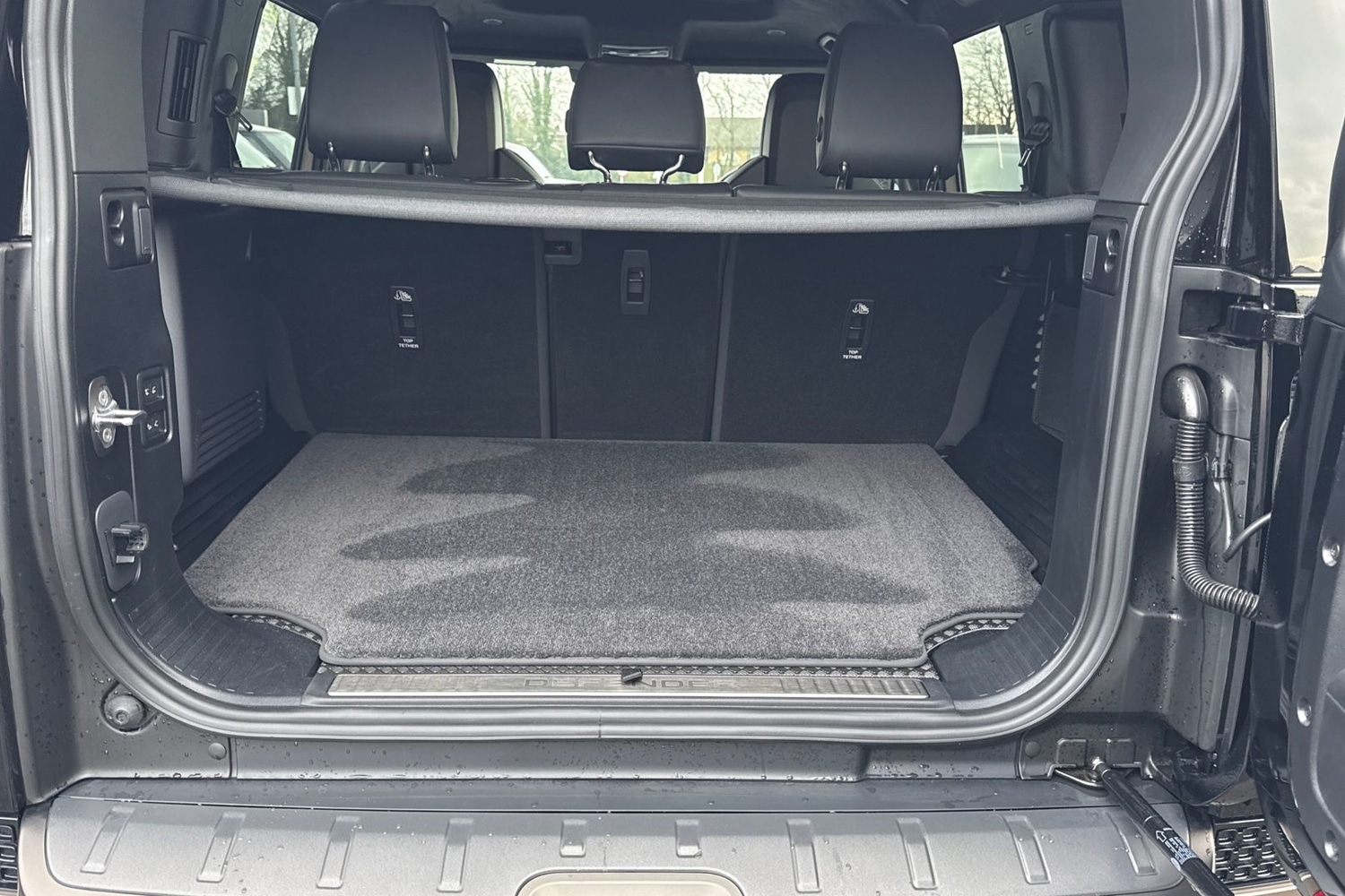 Used Land Rover Defender 110 2025 for sale - 77451148: Photo 11