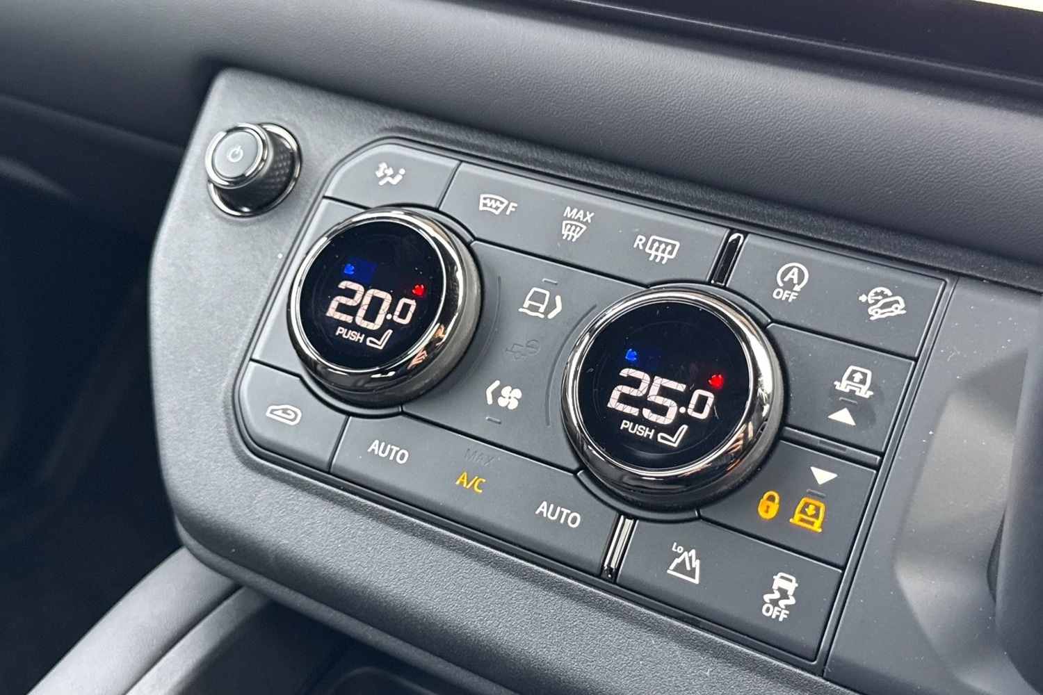 Used Land Rover Defender 110 2025 for sale - 77451148: Photo 23