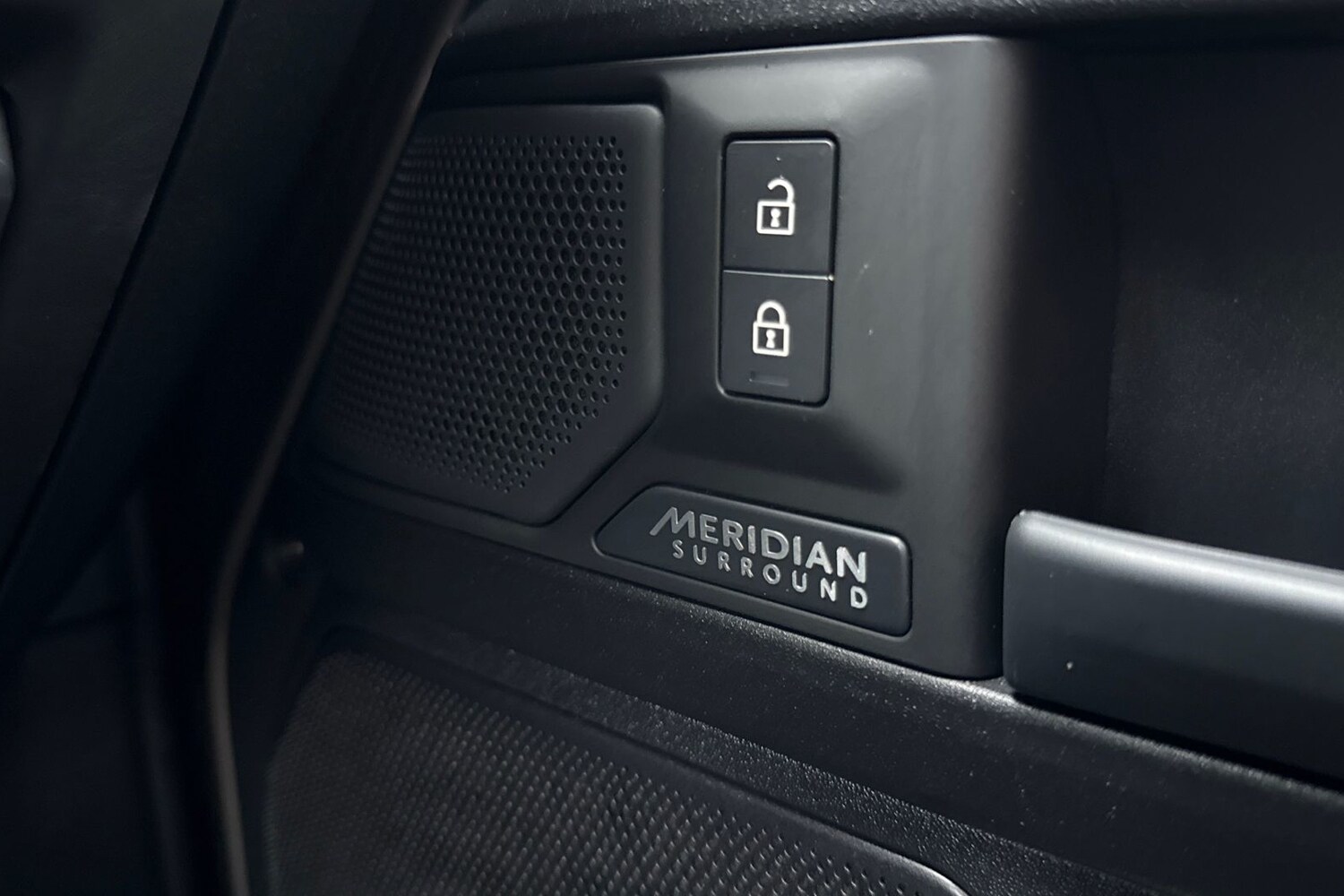 Used Land Rover Defender 110 2025 for sale - 77451148: Photo 25