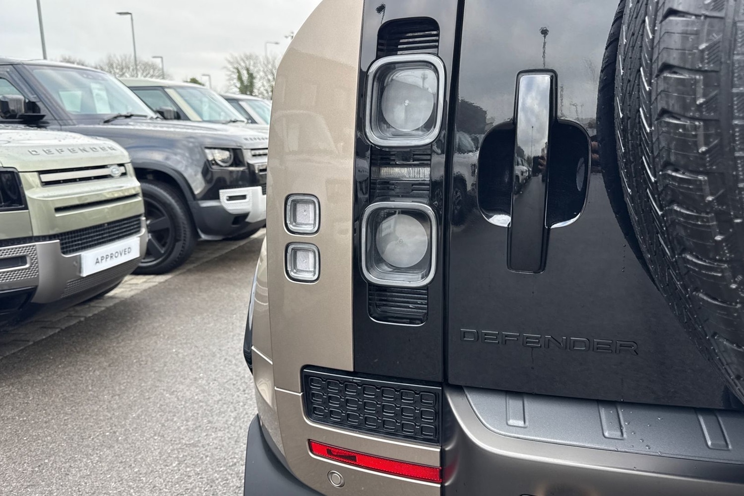 Used Land Rover Defender 110 2025 for sale - 77451148: Photo 27