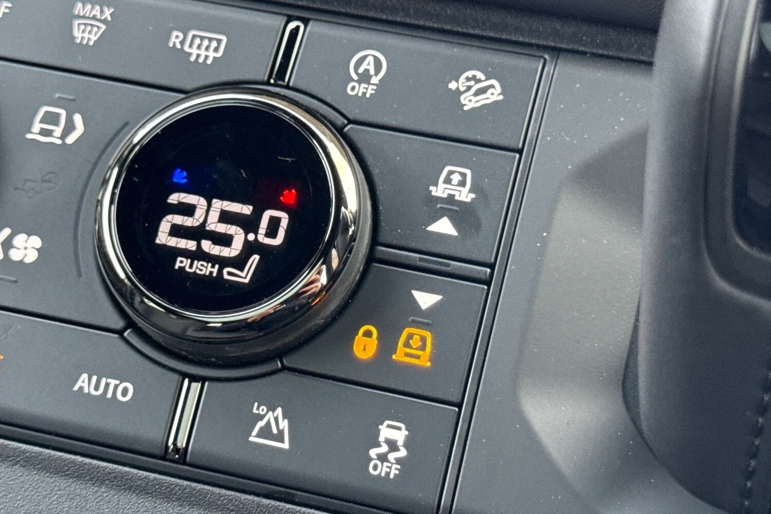 Used Land Rover Defender 110 2025 for sale - 77451148: Photo 46