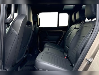 Used Land Rover Defender 110 2025 for sale - 77451148: Photo