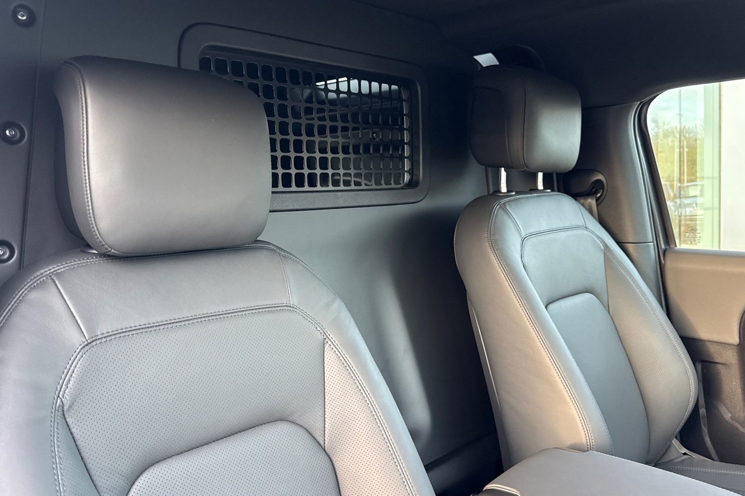 Used Land Rover Defender 90 2026 for sale - 77394129: Photo 22