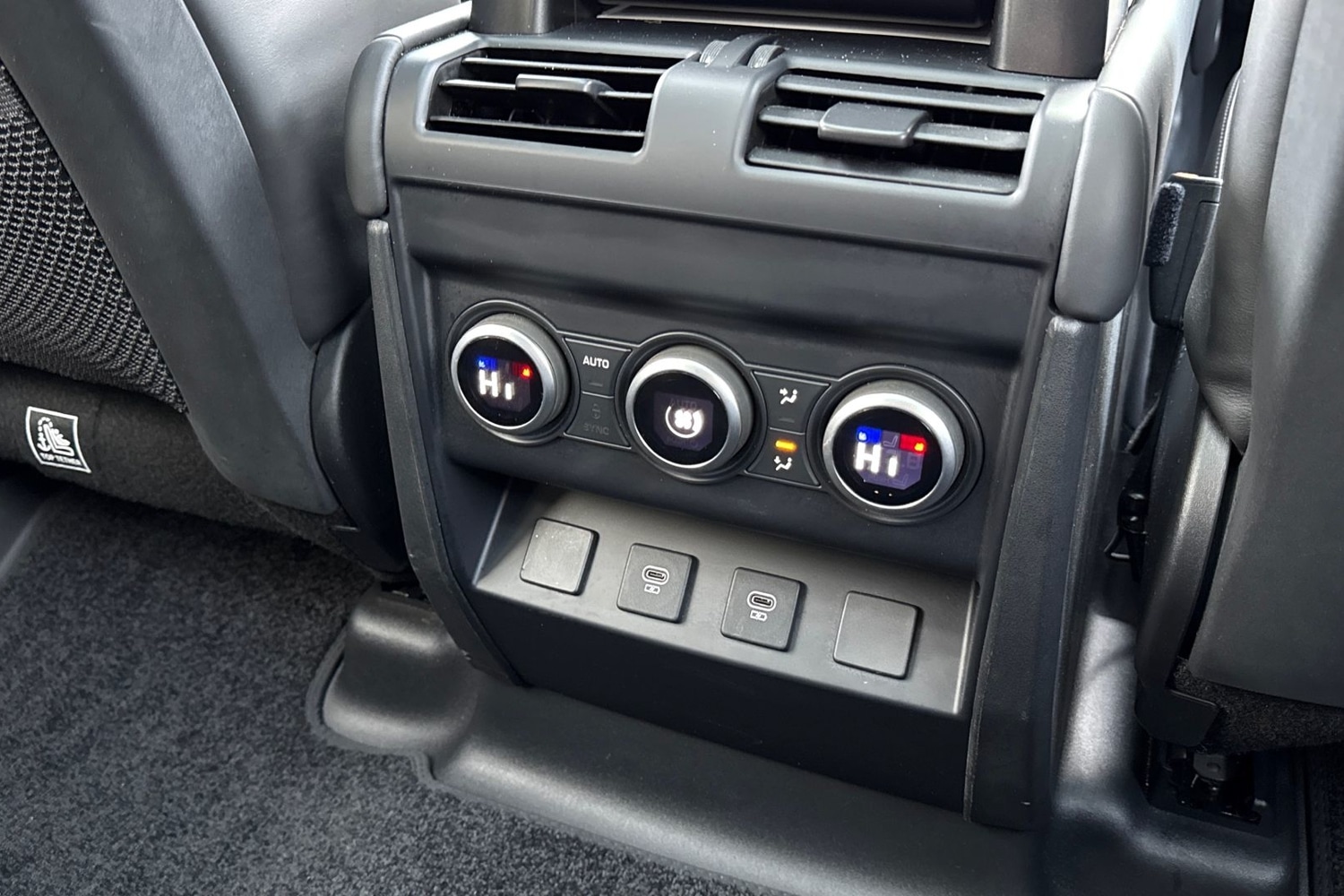 Used Land Rover Defender 110 2024 for sale - 76855029: Photo 19