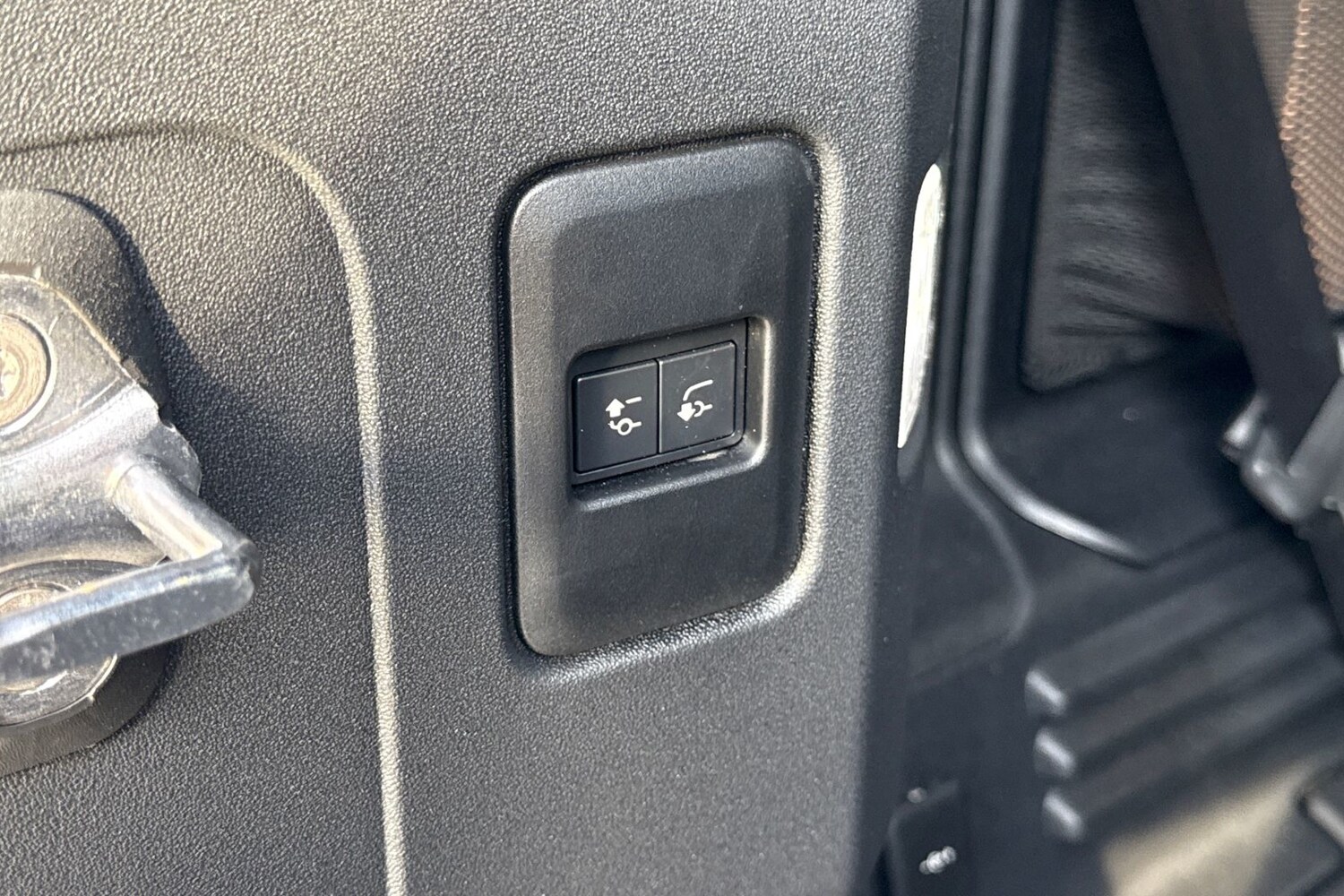 Used Land Rover Defender 110 2024 for sale - 76855029: Photo 28