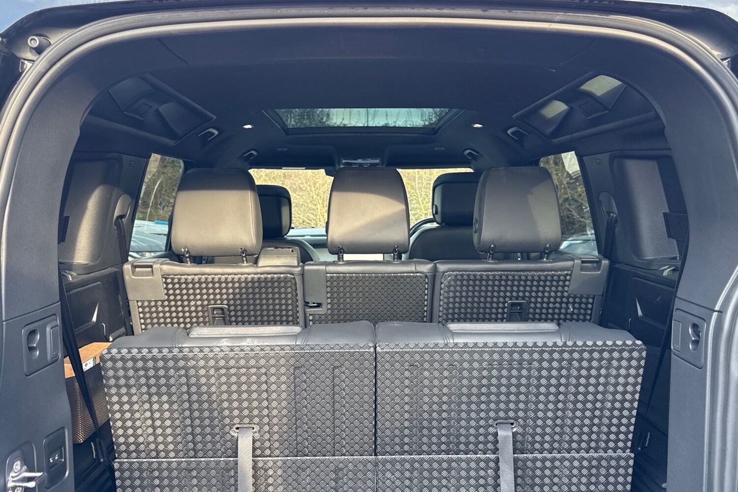 Used Land Rover Defender 110 2024 for sale - 76855029: Photo 32