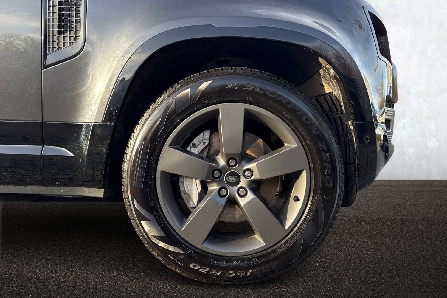 Used Land Rover Defender 110 2024 for sale - 76855029: Photo 9