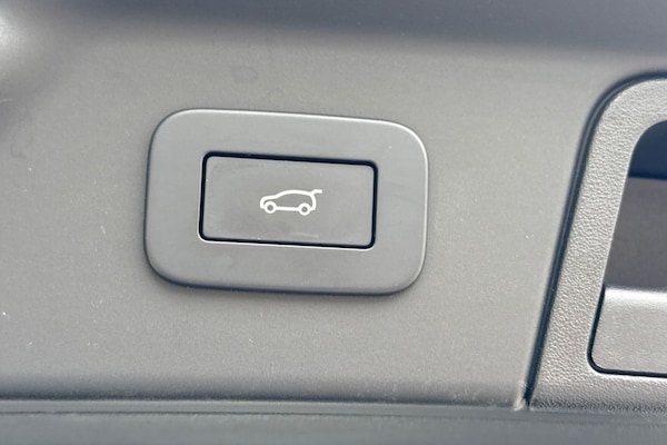 Used Land Rover Range Rover Velar 2023 for sale - 76311021: Photo 31