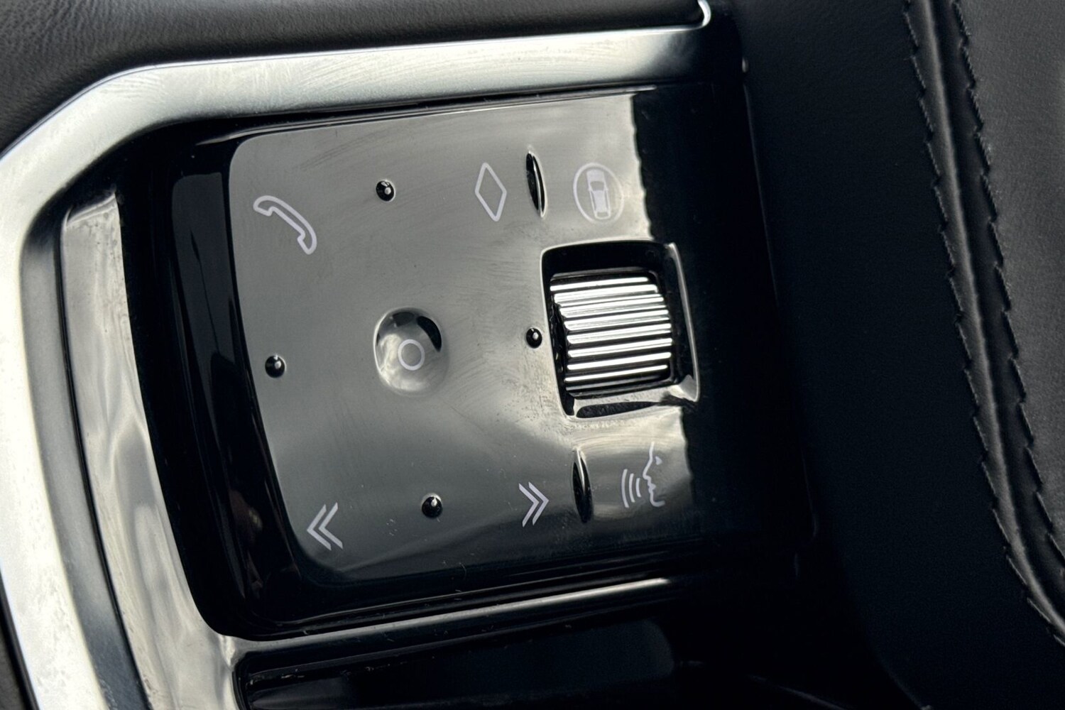 Used Land Rover Discovery Sport 2024 for sale - 76065295: Photo 31
