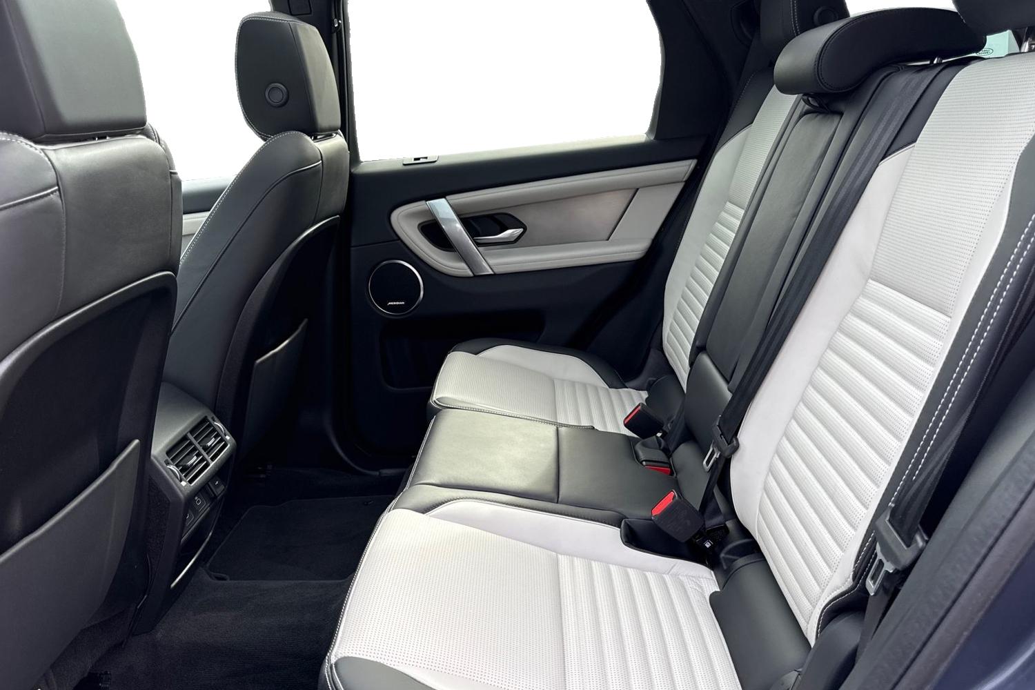 Used Land Rover Discovery Sport 2024 for sale - 76065295: Photo 4