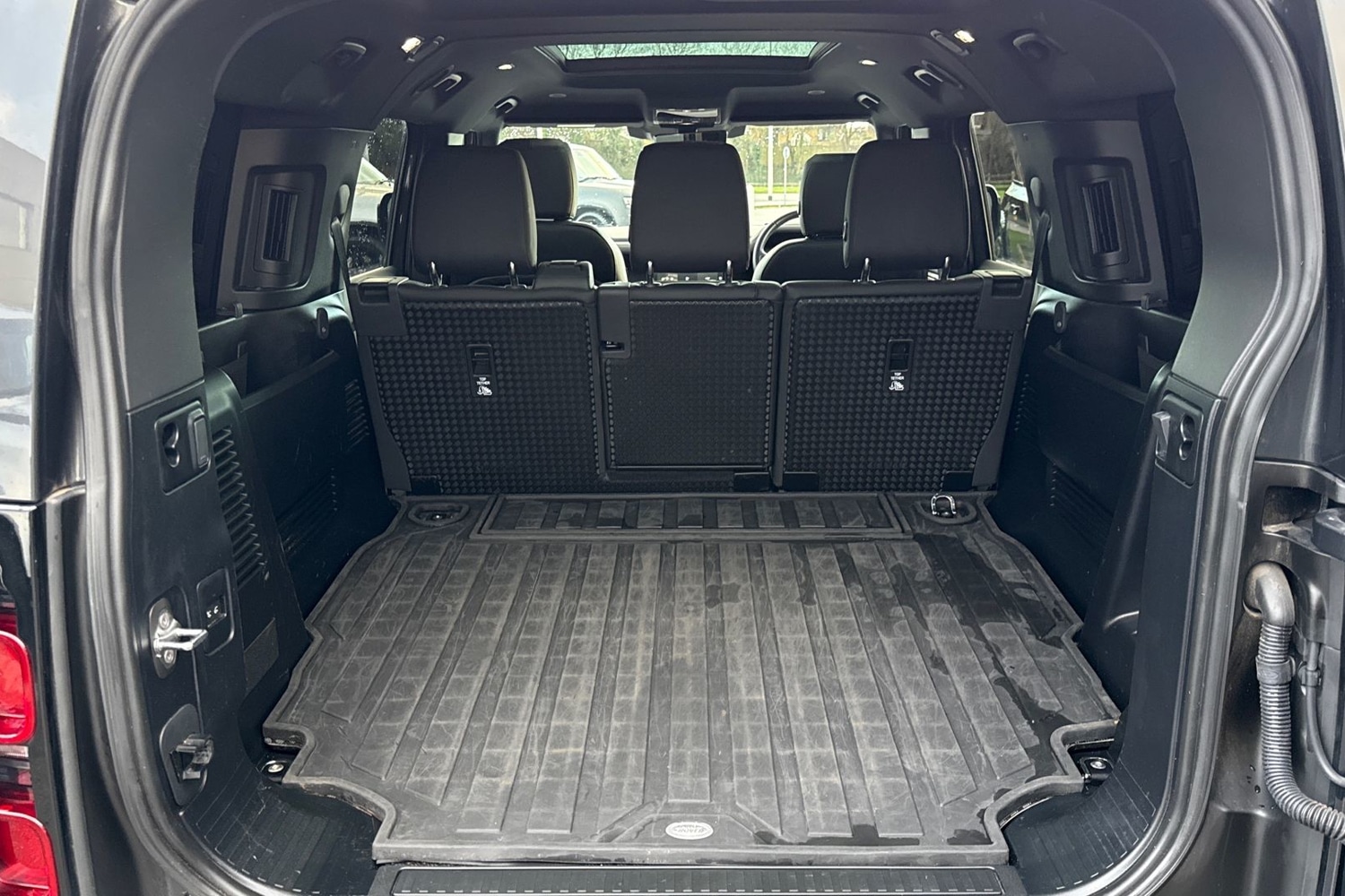 Used Land Rover Defender 2023 for sale - 77011448: Photo 10