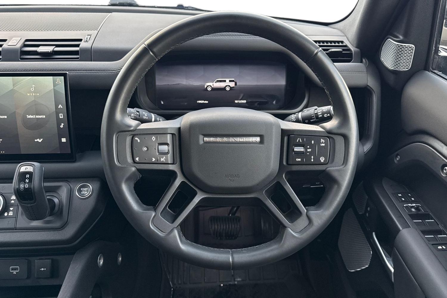 Used Land Rover Defender 2023 for sale - 77011448: Photo 15