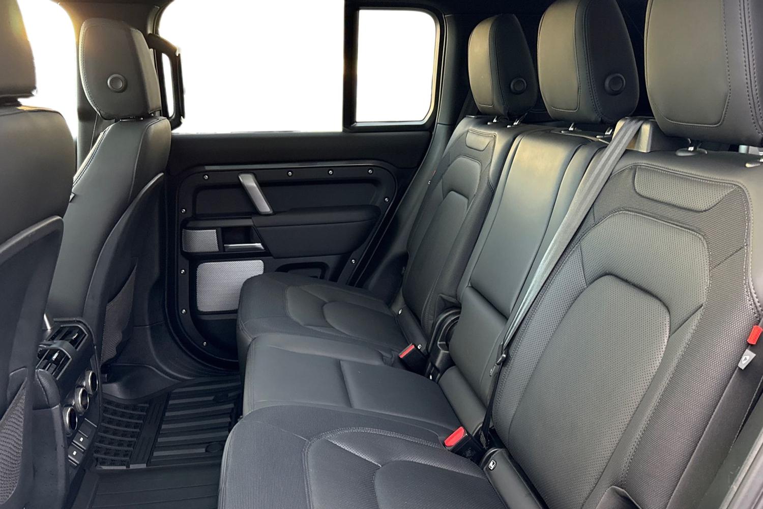 Used Land Rover Defender 2023 for sale - 77011448: Photo 4