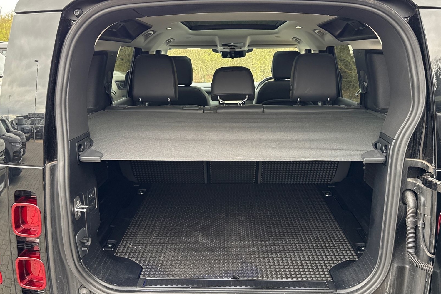 Used Land Rover Defender 2024 for sale - 78001729: Photo 11