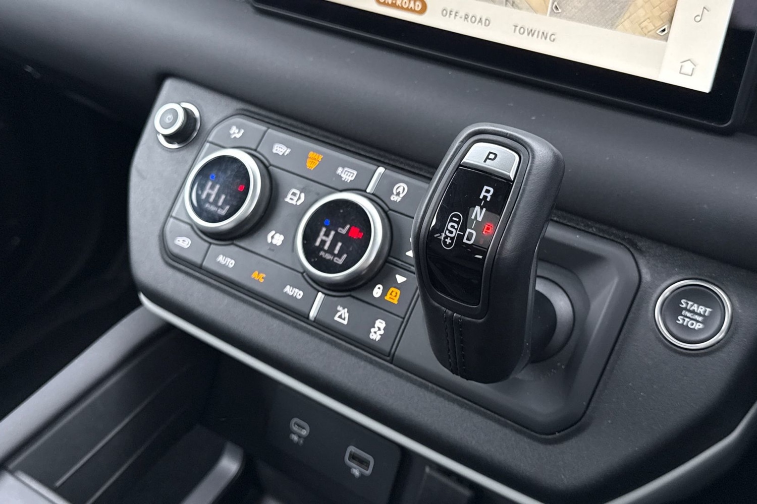 Used Land Rover Defender 2024 for sale - 78001729: Photo 14