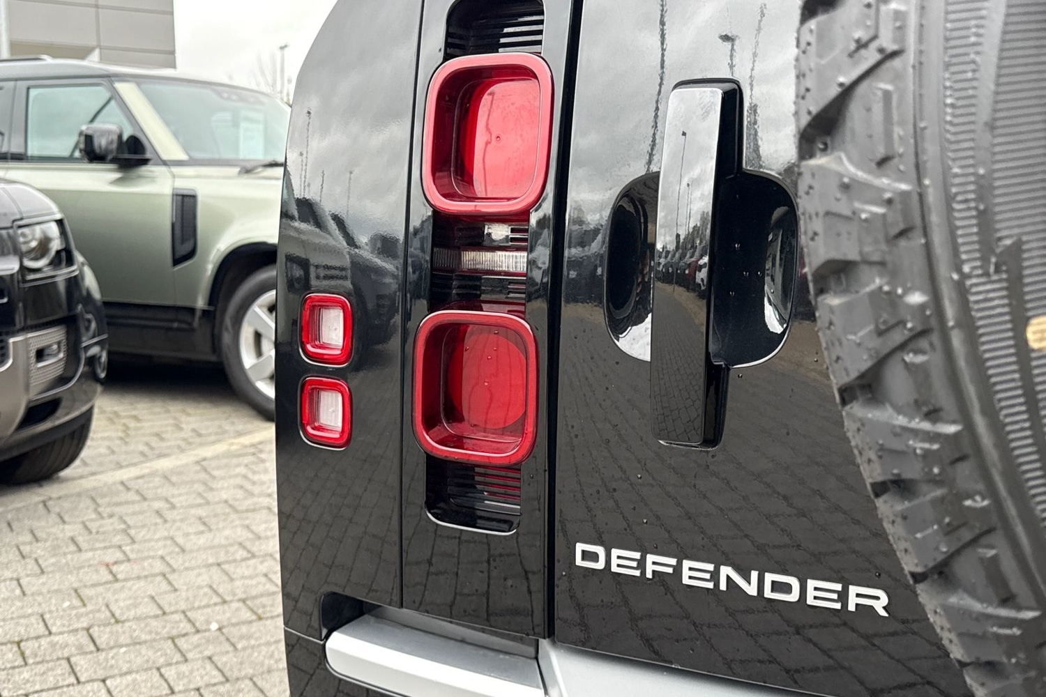 Used Land Rover Defender 2024 for sale - 78001729: Photo 27