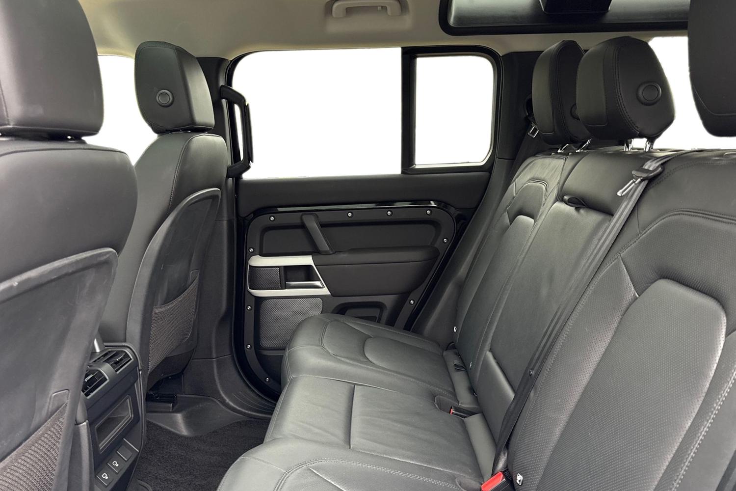 Used Land Rover Defender 2024 for sale - 78001729: Photo 4