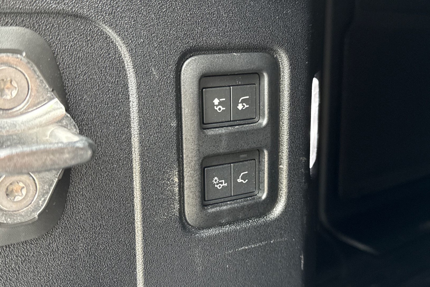 Used Land Rover Defender 2024 for sale - 78001729: Photo 40