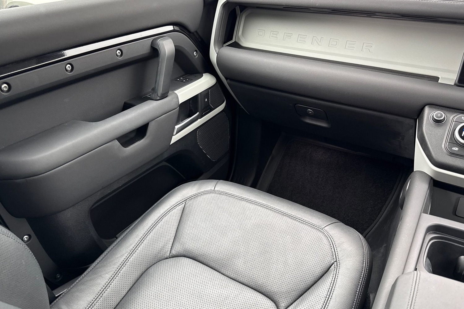 Used Land Rover Defender 2024 for sale - 78001729: Photo 45