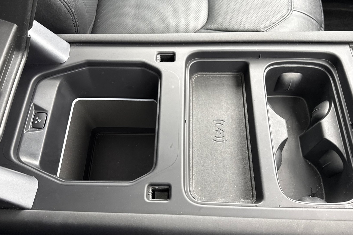 Used Land Rover Defender 2024 for sale - 78001729: Photo 51