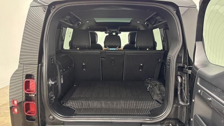 Used Land Rover Defender 2024 for sale - 77340986: Photo 11