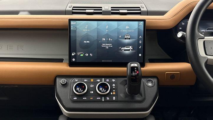 Used Land Rover Defender 2024 for sale - 77340986: Photo 15