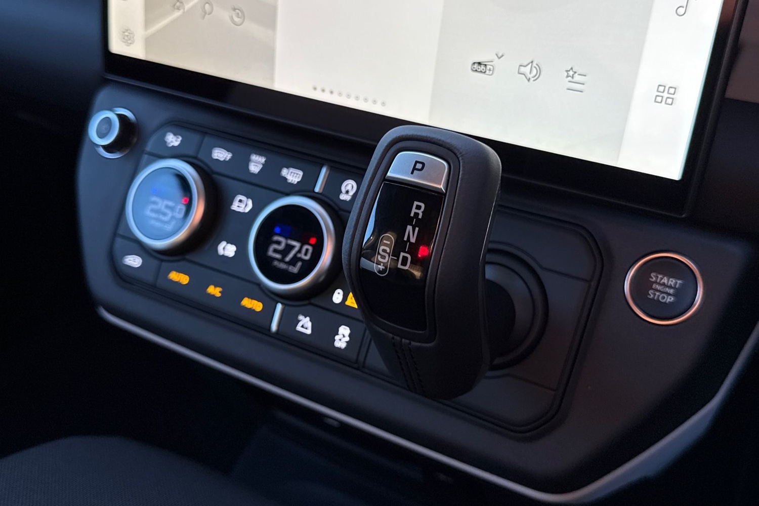 Used Land Rover Defender 90 2025 for sale - 76789731: Photo 14